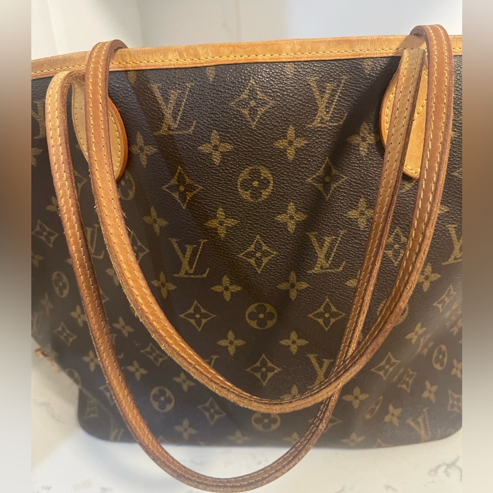 Authentic Louis Vuitton Monogram Neverfull MM